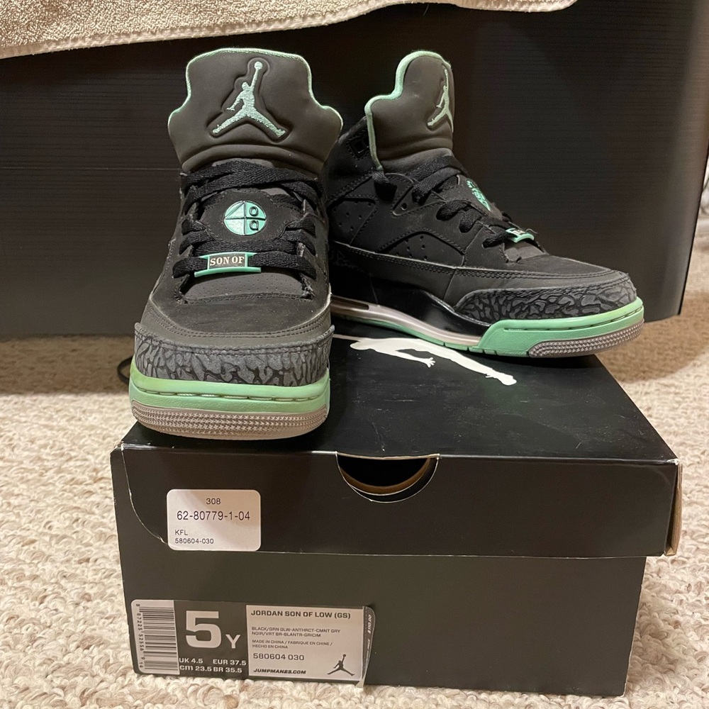 Jordan Son of Low (GS) green and black air Jordan sneakers